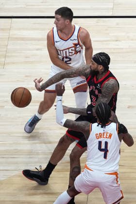 Phoenix Suns v Toronto Raptors - NBA, Basketball Herren, USA TORONTO, CANADA - MARCH 13 : Brandon Ingram (3) of Toronto Raptors in action against Collin Gillespie (12) and Jalen Green (4) of Phoenix Suns during the NBA basketball game between Phoenix Suns and Toronto Raptors at the Scotiabank Arena on March 13, 2026 in Toronto, Ontario, Canada. Mert Alper Dervis Anadolu Toronto Canada. Editorial use only. Please get in touch for any other usage.  Copyright: x2026xAnadoluxMertxAlperxDervisx