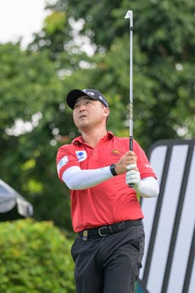 March 14, 2026, Singapore, Ingapore, Singapore: Canadas Richard T. Lee Tees off on the 8th hole.LIV Golf Round 3 Singapore Singapore Singapore - ZUMAr144 20260314_zap_r144_024 Copyright: xJaynexRussellx