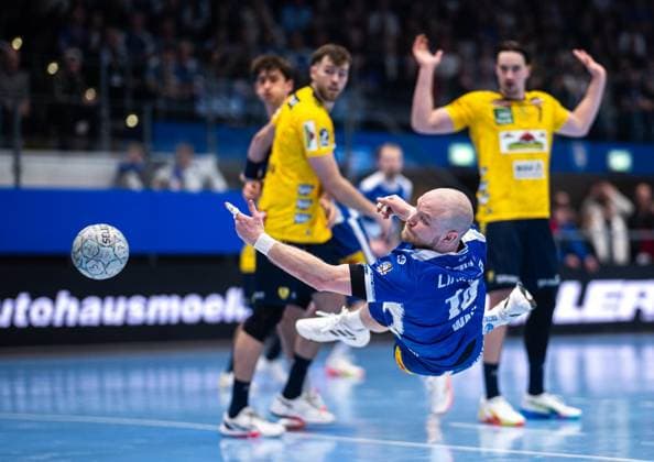 DAIKIN HBL HANDBALL MEN 1 BL 25 GAME DAY THSV EISENACH RHEIN NECKAR LÖWEN FOR EDITORIAL PURPOSES ONLY p 13 03 2026 Eisenach DAIKIN HBL Handball 1 Bundesliga Herren Saison 2025 2026 25 Spieltag Werner Assmann Halle ThSV Eisenach Rhein Neckar Löwen im Foto Peter Walz 14 ThSV Eisenach jumps to the ball Germany Thüringen Eisenach Copyright SaschaxFromm Copyright: SaschaxFromm doc84ysxm7heyqb5e5gpmo ,EDITORIAL USE ONLY Copyright: SaschaxFromm