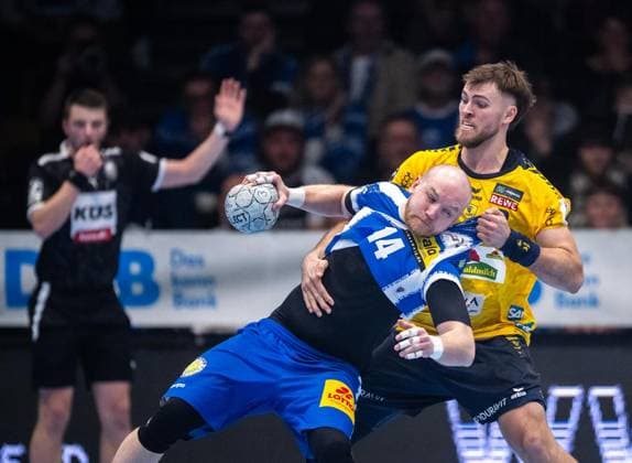 DAIKIN HBL HANDBALL MEN 1 BL 25 GAME DAY THSV EISENACH RHEIN NECKAR LÖWEN FOR EDITORIAL PURPOSES ONLY p 13 03 2026 Eisenach DAIKIN HBL Handball 1 Bundesliga Men Season 2025 2026 25 Matchday Werner Assmann Halle ThSV Eisenach Rhein Neckar Löwen in photo Peter Walz 14 ThSV Eisenach in duel with Steven Plucnar Jacobsen 9 Rhein Neckar Löwen Germany Thuringia Eisenach Copyright SaschaxFromm Copyright: SaschaxFromm doc84yt5xvse1x1fvtgppmo ,EDITORIAL USE ONLY Copyright: SaschaxFromm