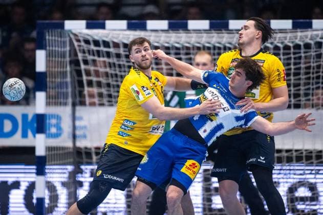 DAIKIN HBL HANDBALL MEN 1 BL 25 GAME DAY THSV EISENACH RHEIN NECKAR LÖWEN FOR EDITORIAL PURPOSES ONLY p 13 03 2026 Eisenach DAIKIN HBL Handball 1 Bundesliga Men Season 2025 2026 25 Matchday Werner Assmann Hall ThSV Eisenach Rhein Neckar Löwen in the photo Stephan Seitz 44 ThSV Eisenach in a duel with Steven Plucnar Jacobsen 9 Rhein Neckar Löwen and Robert Timmermeister 7 Rhein Neckar Löwen Germany Thuringia Eisenach Copyright SaschaxFromm Copyright: SaschaxFromm doc84yt8qkdis911z879bpm ,EDITORIAL USE ONLY Copyright: SaschaxFromm