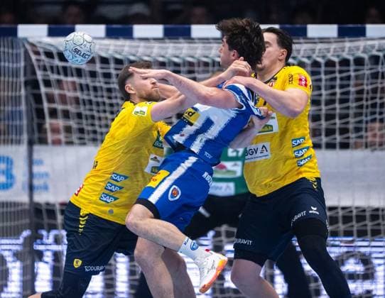 DAIKIN HBL HANDBALL MEN 1 BL 25 GAME DAY THSV EISENACH RHEIN NECKAR LÖWEN FOR EDITORIAL PURPOSES ONLY p 13 03 2026 Eisenach DAIKIN HBL Handball 1 Bundesliga Men Season 2025 2026 25 Matchday Werner Assmann Hall ThSV Eisenach Rhein Neckar Löwen in the photo Stephan Seitz 44 ThSV Eisenach in a duel with Steven Plucnar Jacobsen 9 Rhein Neckar Löwen and Robert Timmermeister 7 Rhein Neckar Löwen Germany Thuringia Eisenach Copyright SaschaxFromm Copyright: SaschaxFromm doc84yt8r1cbab1ow91iwg ,EDITORIAL USE ONLY Copyright: SaschaxFromm