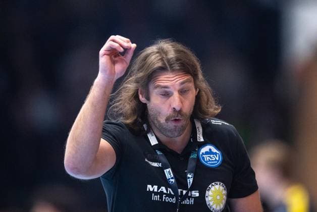 DAIKIN HBL HANDBALL MEN 1 BL 25 GAME DAY THSV EISENACH RHEIN NECKAR LÖWEN FOR EDITORIAL PURPOSES ONLY p 13 03 2026 Eisenach DAIKIN HBL Handball 1 Bundesliga Herren Saison 2025 2026 25 Spieltag Werner Assmann Halle ThSV Eisenach Rhein Neckar Löwen im Foto Trainer Sebastian Hinze ThSV Eisenach Deutschland Thüringen Eisenach Copyright SaschaxFromm Copyright: SaschaxFromm doc84yt9p17bis155zaupmo ,EDITORIAL USE ONLY Copyright: SaschaxFromm