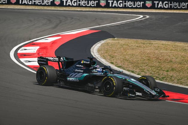 F1 Chinese Grand Prix 2026 - Sprint Race SHANGHAI, CHINA - MARCH 14: George Russell of Mercedes-AMG Petronas Formula One Team drives his W17 during the Sprint Race at the 2026 Chinese Grand Prix, at the Shanghai International Circuit, in Shanghai, China, on March 14, 2026. Shanghai China  Copyright: xArturxWidakx originalFilename:widak-f1chines260314_npq6u.jpg