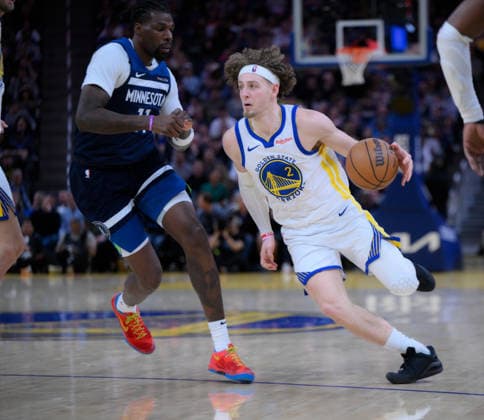 NBA, Basketball Herren, USA Minnesota Timberwolves vs Golden State Warriors in San Francisco SAN FRANCISCO, CALIFORNIA - MARCH 13: Brandin Podziemski (2) of Warriors in action against Naz Reid (11) of Timberwolves during the NBA game 34 between Minnesota Timberwolves and Golden State Warriors in San Francisco at Chase Center on March 13, 2026 in San Francisco, California, United States. Tayfun Coskun Anadolu California United States. Editorial use only. Please get in touch for any other usage.  Copyright: x2026xAnadoluxTayfunxCoskunx