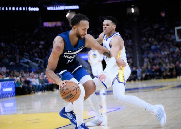 NBA, Basketball Herren, USA Minnesota Timberwolves vs Golden State Warriors in San Francisco SAN FRANCISCO, CALIFORNIA - MARCH 13: Will Richardi (R) of Warriors in action against Kyle Anderson (L) of Timberwolves during the NBA game 34 between Minnesota Timberwolves and Golden State Warriors in San Francisco at Chase Center on March 13, 2026 in San Francisco, California, United States. Tayfun Coskun Anadolu California United States. Editorial use only. Please get in touch for any other usage.  Copyright: x2026xAnadoluxTayfunxCoskunx