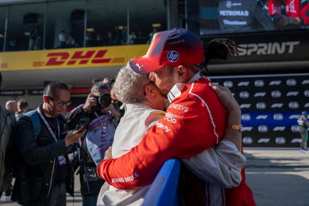Shanghai Formula 1 Chinese Grand Prix - Lewis Hamilton With His Mother 44 Lewis Hamilton (Ferrari) and his mother Carmen Larbalestier after the qualification race of the Formula One Grand Prix at the Shanghai International Circuit in Shanghai on March 14, 2026. Photo by Eliot Blondet ABACAPRESS.COM Shanghai Chine China  Copyright: xBlondetxEliot ABACAx