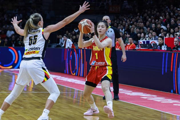 WUHAN, CHINA - MARCH 12: Zhang Manman 1 of China passes the ball during the group A match between China and Belgium at FIBA Women s World Cup Qualifying Tournaments on March 12, 2026 in Wuhan, Hubei Province of China.  Copyright: xVCGx 111627616456