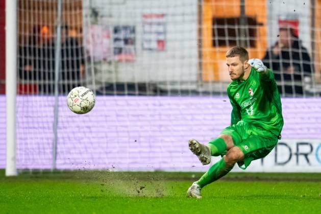 EMMEN , 13 03-2026 , Stadium Oude Meerdijk , season 2025 2026 , Dutch Keuken Kampioen Divisie football , match between FC Emmen and ADO Den Haag , picture shows FC Emmen goalkeeper Luca Unbehaun Emmen - ADO  x202330643x Copyright: