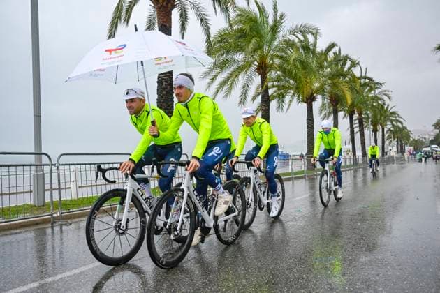 Paris Nice 2026 Stage 7 AURON, FRANCE - MARCH 14 : Team Totalenergies before the start of the race during stage 7 of the 84th edition of Paris - Nice an UCI World Tour 2.UWT cycling road race stage for Men Elite of 138.7 km with start in Nice and finish in Auron on March 14, 2026 in Auron, France, 14 03 2026 ( Motordriver Guy De Vuyst - Auron France  Copyright: xNicoxVereeckenx