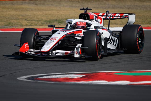 F1 Grand Prix of China - Qualifying SHANGHAI, CHINA - MARCH 14:Esteban Ocon of France driving the (31) Haas F1 VF-26 Ferrari on track during qualifying ahead of the F1 Grand Prix of China at Shanghai International Circuit on March 14, 2026 in Shanghai, China. John Ricky Anadolu Shanghai China. Editorial use only. Please get in touch for any other usage.  Copyright: x2026xAnadoluxJohnxRickyx