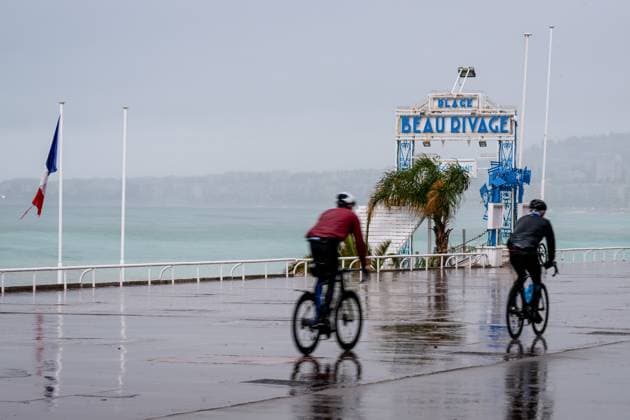 Picture shows the extreme rain conditions pictured before the start of the seventh stage of the 84th edition of the Paris-Nice cycling race, from Nice to Isola (120,4 km), on Saturday 14 March 2026. DAVIDxPINTENS  x167433526x