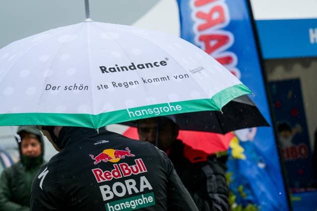 Picture shows the extreme rain conditions pictured before the start of the seventh stage of the 84th edition of the Paris-Nice cycling race, from Nice to Isola (120,4 km), on Saturday 14 March 2026. DAVIDxPINTENS  x167433600x