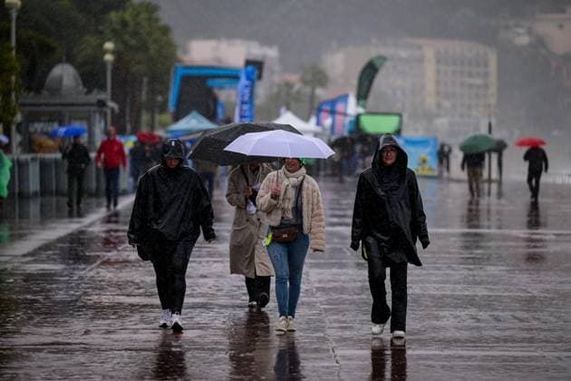 Picture shows the extreme rain conditions pictured before the start of the seventh stage of the 84th edition of the Paris-Nice cycling race, from Nice to Isola (120,4 km), on Saturday 14 March 2026. DAVIDxPINTENS  x167433648x