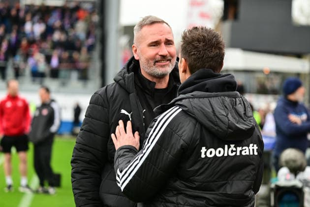14 03 2026, Football, Men, 2 BL Bundesliga , Season 2025 2026, Holstein Kiel 1 FC Nürnberg, Matchday 26 Coach Tim Walter Kiel welcomes his fellow coach Miroslav Klose Nuremberg Kiel, Holstein Stadion Holstein Stadion Schleswig Holstein Germany