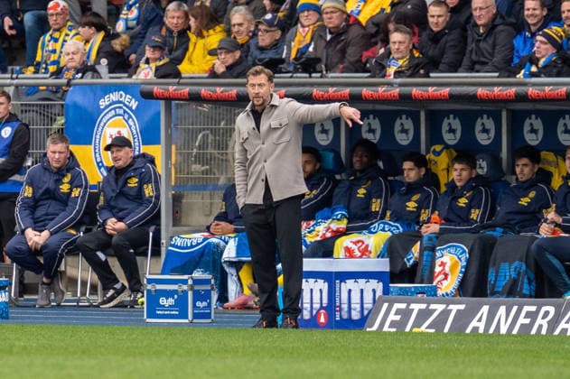 Germany Soccer 2 Bundesliga, 27 Matchday 2025 2026, Eintracht Braunschweig Fortuna Düsseldorf on 14 03 in Braunschweig Eintracht Stadion Lars Konetka Eintracht Braunschweig Coach Copyright: xSvenxHeidmannx