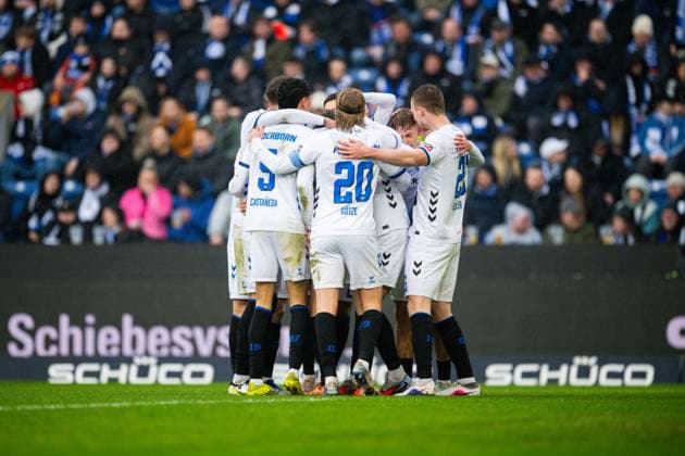 14 03 2026 Soccer, 2025 2026, 2 Bundesliga, Matchday 26, DSC Arminia Bielefeld SC Paderborn 07 Jubeltraube nach dem vermeintlichen Tor zum 0 1 von Filip Bilbija Paderborn DFL REGULATIONS PROHIBIT ANY USE OF PHOTOGRAPHS AS IMAGE SEQUENCES AND OR QUASI VIDEO