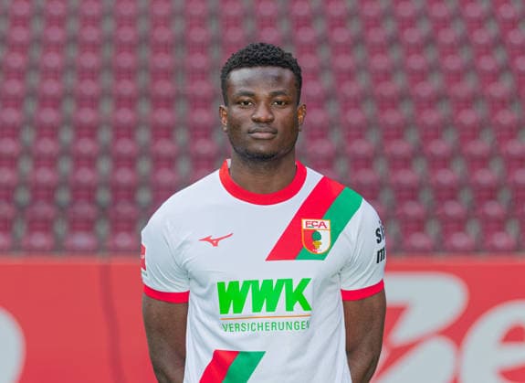 Uchenna Ogundu FC Augsburg 1907 1 BL, portrait date 2025 2026,
