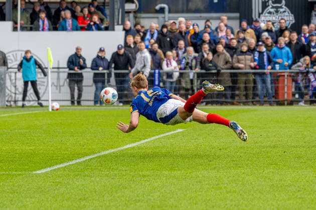 14 03 2026 Football 2 Bundesliga Men Season 2025 2026 26 Matchday KSV Holstein Kiel 1 FC Nuremberg Kiel in blue, Nuremberg in white The 2 2 equalizer by Kiels Kasper Davidsen in injury time of the first half Kiel Holstein Stadium, Westring 501 Schleswig Holstein Germany
