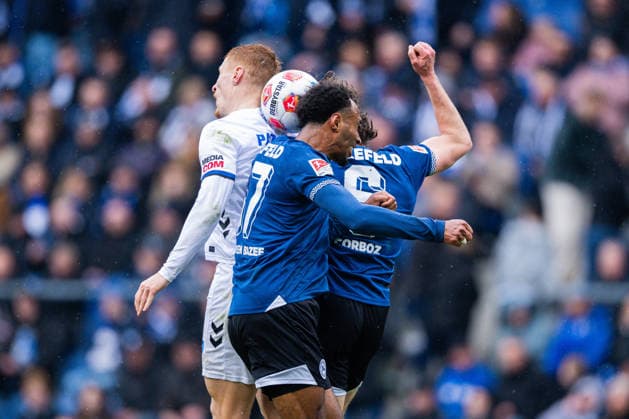 14 03 2026 Soccer, 2025 2026, 2 Bundesliga, Matchday 26, DSC Arminia Bielefeld SC Paderborn 07 L R Laurin Curda Paderborn , Noah Joel Sarenren Bazee Bielefeld , Mael Corboz Bielefeld DFL REGULATIONS PROHIBIT ANY USE OF PHOTOGRAPHS AS IMAGE SEQUENCES AND OR QUASI VIDEO