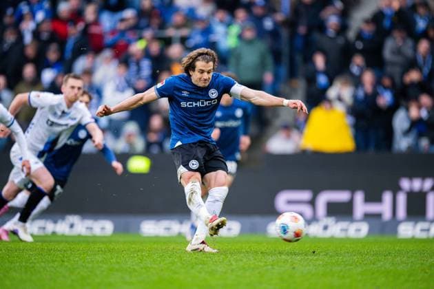 14 03 2026 Soccer, 2025 2026, 2 Bundesliga, Matchday 26, DSC Arminia Bielefeld SC Paderborn 07 Mael Corboz Bielefeld scores the goal for 2 2 DFL REGULATIONS PROHIBIT ANY USE OF PHOTOGRAPHS AS IMAGE SEQUENCES AND OR QUASI VIDEO