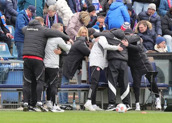14 03 2026 Soccer Season 2025 2026 2 Soccer Bundesliga 26 Matchday Holstein Kiel KSV Kieler Sportvereinigung Holstein von 1900 Störche 1 FC Nürnberg FCN Club Sportfoto Zink DaMa xdaxmax DFL regulations prohibit any use of photographs as image sequences and or quasi video only for editorial use Jubel Freude nach Spielende Miroslav Miro Klose Trainer 1 FC Nürnberg FCN und Trainerteam freuen sich ballt Faust Faustt lacht Lachen freut sich Freude