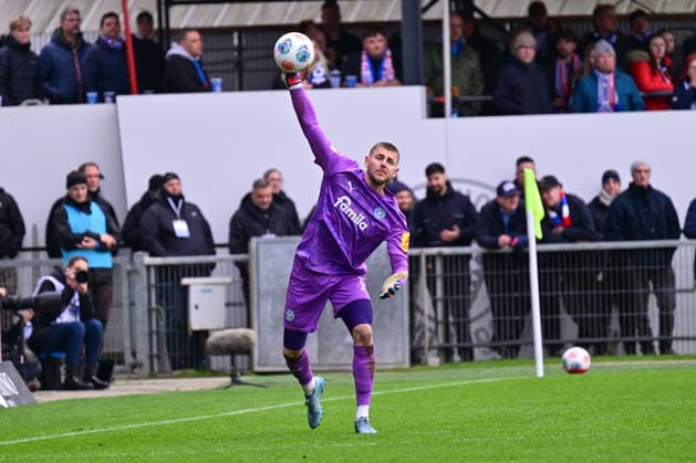 14 03 2026, Soccer, Men, 2 BL Bundesliga , Season 2025 2026, Holstein Kiel 1 FC Nürnberg, 26 Matchday Goalkeeper Timon Weiner Kiel Kiel, Holstein Stadion Holstein Stadion Schleswig Holstein Germany