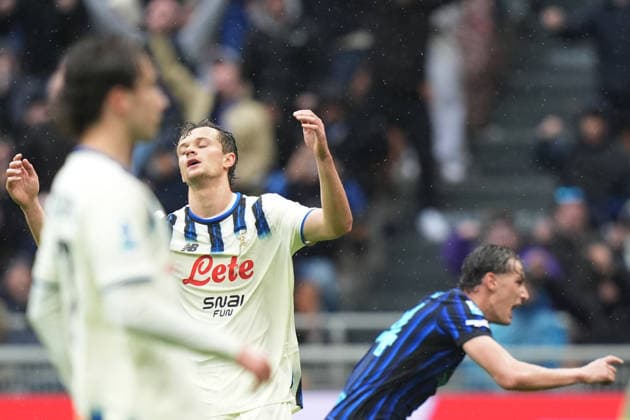 Atalanta™s Giorgio Scalvini , Inter Milan s Francesco Pio Esposito celebrates after scoring 1-0 during the Serie A soccer match between Inter and Atalanta at the San Siro Stadium in Milan , north Italy - Saturday , March 14 , 2026. - Soccer .  Copyright: xSpada LaPressex