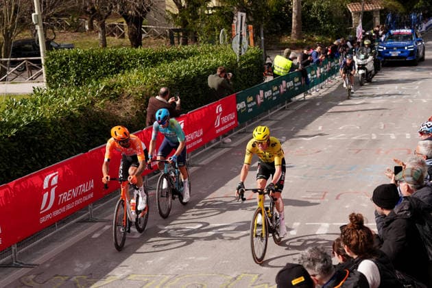 Ganna Filippo Of Ineos Grenadiers, Kielich Timo Of Team Visma Lease A Bike and Silva Coussan Guillermo Thomas Of Xds Astana Team during the 188-kilometer Stage 6 of the Tirreno-Adriatico cycling race from San Severino Marche to Camerino - Italy - Saturday, March 14, 2026. - cycling.  Copyright: xMassimoxPaolone LaPressex