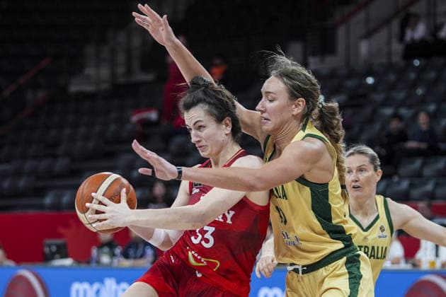 Australia v Hungary - FIBA Women World Cup Qualifiers ISTANBUL, TURKIYE - MARCH 14: Australia player Alanna Smith and Hungary player Panka Dul battle for the ball during the FIBA Women World Cup Qualifiers Group C match between Australia and Hungary at the Turkcell Basketball Development Center in Istanbul, Turkiye on March 14, 2026. Beyza Comert Anadolu Istanbul Turkey. Editorial use only. Please get in touch for any other usage.  Copyright: x2026xAnadoluxBeyzaxComertx
