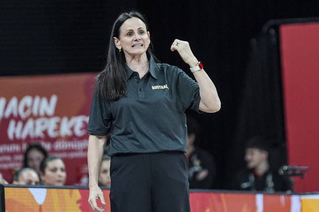 Australia v Hungary - FIBA Women World Cup Qualifiers ISTANBUL, TURKIYE - MARCH 14: Australia head coach Sandy Brondello gives instructions to her players during the FIBA Women World Cup Qualifiers Group C match between Australia and Hungary at the Turkcell Basketball Development Center in Istanbul, Turkiye on March 14, 2026. Beyza Comert Anadolu Istanbul Turkey. Editorial use only. Please get in touch for any other usage.  Copyright: x2026xAnadoluxBeyzaxComertx