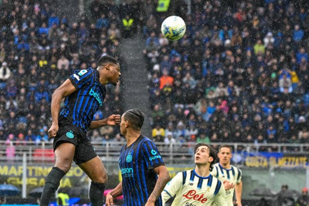 CALCIO - Serie A - Inter - FC Internazionale vs Atalanta BC Denzel Dumfries of FC Internazionale Milano in action during the Serie A football match between FC Internazionale Milano and Atalanta BC at San Siro Stadium on in Milan, Italy. Milan Italy  Copyright: xIPAxSport ABACAx