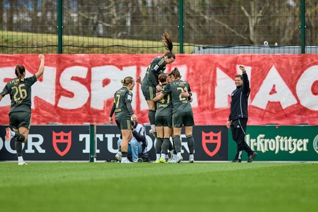 14 03 2026, GER, womens soccer, BL, 2025 2026, RB Leipzig 1 FC Union Berlin team, Union Berlin, cheering after 1 0 Leipzig training center of the Red Bull Saxony Germany