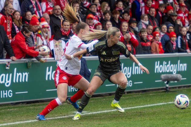 Germany, Google Pixel Womens Bundesliga, Season 2025 2026, Matchday 20, Training Center Cottaweg, RB Leipzig vs 1 FC Union Berlin, Steinert Judith 1 FC Union Berlin, 17 in duel against Schasching Annabel RB Leipzig, 16 Copyright: xMichellexLukax