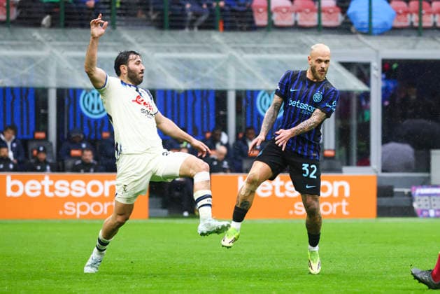 FC Internazionale v Atalanta BC - Serie A Federico Dimarco and Sead Kolasinac in action during the Serie A match between FC Internazionale and Atalanta BC at Giuseppe Meazza Stadium in Milan, Italy, on March 14, 2026. Milano Milano Italy  Copyright: xMairoxCinquettix originalFilename:cinquetti-fcintern260314_np2YZ.jpg