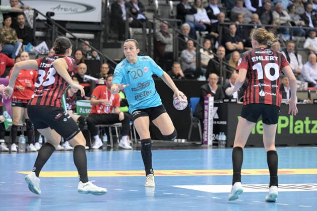 Jana Scheib Thueringer HC, 20 in duel with Lucie Marie Kretzschmar HSG Bensheim Auerbach, 33 Thueringer HC vs HSG Bensheim Auerbach, Handball, Women, DHB Pokal Haushahn Final 4, Semifinal, Season 2025 2026, 14 03 2026 Thueringer HC vs HSG Bensheim Auerbach, Handball, Women, DHB Pokal Haushahn Final 4, Semifinal, Season 2025 2026, 14 03 2026 Stuttgart Copyright: xEibner-Pressefoto TobiasxBaurx EP_TBR