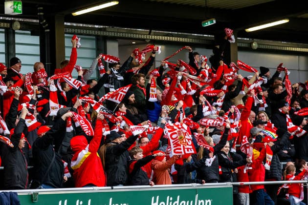 Unioner Fans, Support, Scarves, RB Leipzig Women vs 1 FC Union Berlin Women, Football, Google Pixel Women Bundesliga, Matchday 20, Season 2025 2026, 14 03 2026 ,¨ DFL REGULATIONS PROHIBIT ANY USE OF PHOTOGRAPHS AS IMAGE SEQUENCES AND OR QUASI VIDEO,¨ RB Leipzig Women vs 1 FC Union Berlin Women, Football, Google Pixel Women Bundesliga, Matchday 20, Season 2025 2026, 14 03 2026 Leipzig Copyright: xEibner-Pressefoto LauraxRoemerx EP_LRR