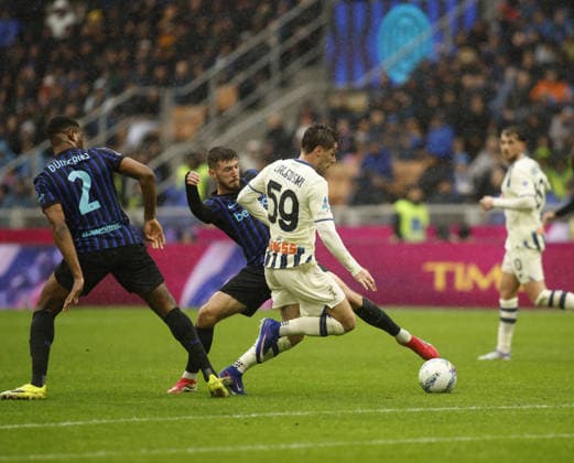 Petar Su?ic of FC Inter and Nicola Zalewski of Atalanta BC during the Italian Serie A, season 2025-2026, football match between Italian Serie A, FC Inter Milan and Atalanta BC on 14 March 2026 at Giuseppe Meazza Stadium, San Siro, Milan, Italy. Photo, Nderim Kaceli  Copyright: xNderimxKaceli IPAxSportx xipa-agency.netx xx IPA_72864716 IPA_Agency_IPA72864716
