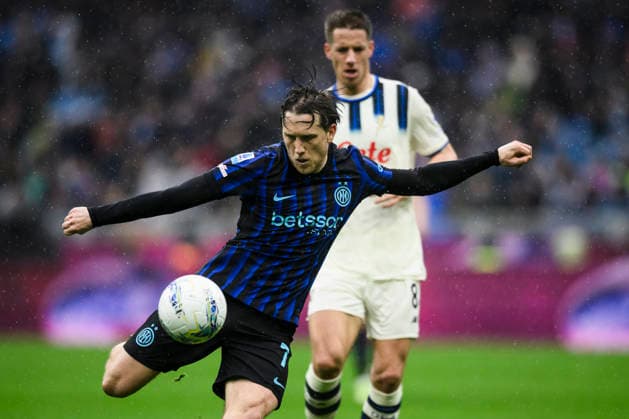 FC Internazionale v Atalanta BC - Serie A Piotr Zielinski of FC Internazionale competes for the ball with Mario Pasalic of Atalanta BC during the Serie A football match between FC Internazionale and Atalanta BC. Milan Italy Copyright: xNicolòxCampox