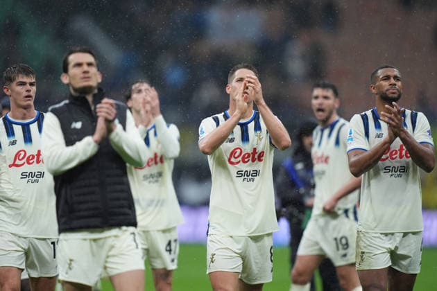 Atalanta s Charles De Ketelaere , Atalanta s Mario Pasalic, Atalanta s Isak Hien during the Serie A soccer match between Inter and Atalanta at the San Siro Stadium in Milan , north Italy - Saturday , March 14 , 2026. - Soccer .  Copyright: xSpada LaPressex