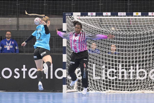 Vanessa Fehr HSG Bensheim Auerbach, 16 in goal in duel with Rikke Hoffbeck Petersen Thueringer HC, 22 Thueringer HC vs HSG Bensheim Auerbach, Handball, Women, DHB Pokal Haushahn Final 4, Semi-final, 2025 2026 season, 14 03 2026 Thueringer HC vs HSG Bensheim Auerbach, Handball, Women, DHB Pokal Haushahn Final 4, Semi-final, 2025 2026 season, 14 03 2026 Stuttgart Copyright: xEibner-Pressefoto TobiasxBaurx EP_TBR