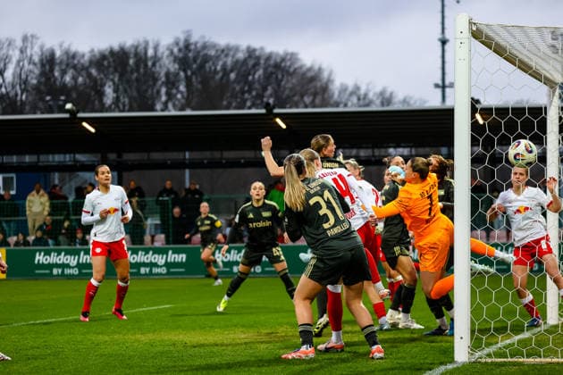 Elvira Herzog RB Leipzig Frauen, 01 kann den Ball nicht halten, Tor zum 2 2, Tanja Pawollek 1 FC Union Berlin Frauen, 31 , Nikoline Dudek RB Leipzig Frauen, 24 RB Leipzig Frauen vs 1 FC Union Berlin Frauen, Fußball, Google Pixel Frauen Bundesliga, 20 Spieltag, Season 2025 2026, 14 03 2026 ,¨ DFL REGULATIONS PROHIBIT ANY USE OF PHOTOGRAPHS AS IMAGE SEQUENCES AND OR QUASI VIDEO,¨ RB Leipzig Women vs 1 FC Union Berlin Women, Football, Google Pixel Women Bundesliga, 20 Matchday, Season 2025 2026, 14 03 2026 Leipzig Copyright: xEibner-Pressefoto LauraxRoemerx EP_LRR