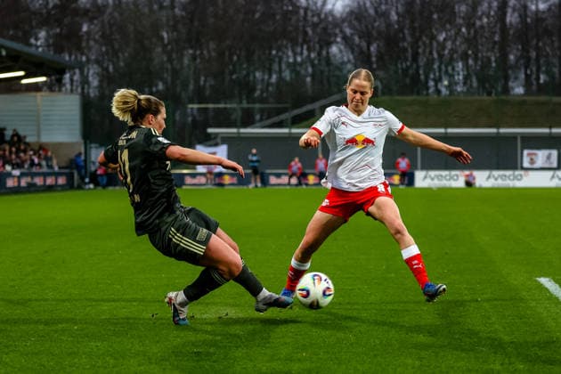 Dina Orschmann 1 FC Union Berlin Women, 11 duel, duel, fight on the ball against Emilia Asgeirsdottir RB Leipzig Women, 08 , RB Leipzig Women vs 1 FC Union Berlin Women, Football, Google Pixel Women Bundesliga, Matchday 20, Season 2025 2026, 14 03 2026 ,¨ DFL REGULATIONS PROHIBIT ANY USE OF PHOTOGRAPHS AS IMAGE SEQUENCES AND OR QUASI VIDEO,¨ RB Leipzig Women vs 1 FC Union Berlin Women, Football, Google Pixel Women Bundesliga, Matchday 20, Season 2025 2026, 14 03 2026 Leipzig Copyright: xEibner-Pressefoto LauraxRoemerx EP_LRR