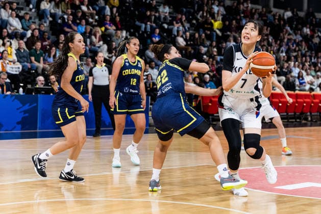 LYON-VILLEURBANNE, FRANCE - MARCH 14: Jisu Park (Republic of Korea, 7) controls the ball against Maria Delgado (Colombia, 22) during the FIBA Women™s World Cup Qualifying Tournament match between Republic of Korea (KOR) vs. Colombia (COL) at Astroballe on matchday 3 of the FIBA Women™s World Cup Qualifying Tournament on March 14, 2026 in Lyon-Villeurbanne, France. France Copyright: xSteffiexWunderlx