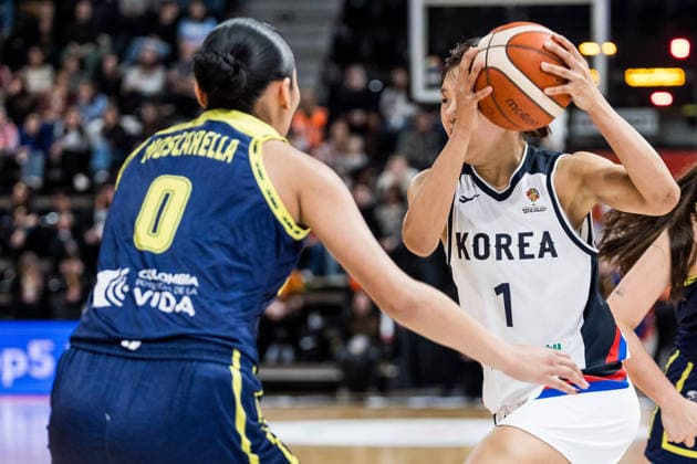 LYON-VILLEURBANNE, FRANCE - MARCH 14: Jihyun Park (Republic of Korea, 1) controls the ball against Marta Moscarella (Colombia, 0) during the FIBA Women™s World Cup Qualifying Tournament match between Republic of Korea (KOR) vs. Colombia (COL) at Astroballe on matchday 3 of the FIBA Women™s World Cup Qualifying Tournament on March 14, 2026 in Lyon-Villeurbanne, France. France Copyright: xSteffiexWunderlx