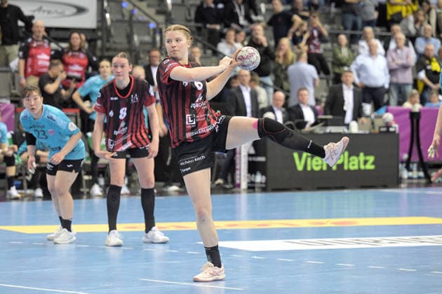 Nina Engel HSG Bensheim Auerbach, 06 at 7 meters Thueringer HC vs HSG Bensheim Auerbach, Handball, Women, DHB Pokal Haushahn Final 4, Semifinal, Season 2025 2026, 14 03 2026 Thueringer HC vs HSG Bensheim Auerbach, Handball, Women, DHB Pokal Haushahn Final 4, Semifinal, Season 2025 2026, 14 03 2026 Stuttgart Copyright: xEibner-Pressefoto TobiasxBaurx EP_TBR