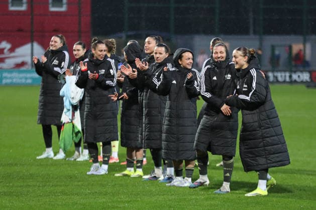 Google Pixel Womens Bundesliga, RB Leipzig 1 FC Union Berlin 14 03 2026 The Union Berlin team applauds the many fans who have traveled with them Football, Google Pixel Womens Bundesliga, Season 2025 2026, 20 Matchday RB Leipzig vs 1 FC Union Berlin on 14 03 2026, Training Center Cottaweg, Leipzig DFB REGULATIONS PROHIBIT ANY USE OF PHOTOGRAPHS AS IMAGE SEQUENCES AND OR QUASI VIDEO Copyright: xBEAUTIFULxSPORTS JanxKaeferx