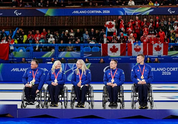 CORTINA, ITALY 20260314 The Swedish team of Marcus Holm, Kristina Ulander, Sabina Johansson, Ronny Persson and Viljo Petersson Dahl are awarded their bronze medals in mixed curling at the Paralympics during a medal ceremony at the Cortina Curling Olympic Stadium. *** The image is included in the SPORTS PACKAGE. For others PAYMENT IMAGE *** CORTINA ITALY x9200x *** CORTINA, ITALY 20260314 The Swedish team of Marcus Holm, Kristina Ulander, Sabina Johansson, Ronny Persson and Viljo Petersson Dahl are awarded their bronze medals in mixed curling at the Paralympics during a medal ceremony at the Cortina Curling Olympic Stadium The image is included in the SPORTS PACKAGE For others PAYMENT IMAGE CORTINA ITALY x9200x  Copyright: xBjörnxLarssonxRosvall TTx PARALYMPICS 2026 CURLING BRONZE MEDAL