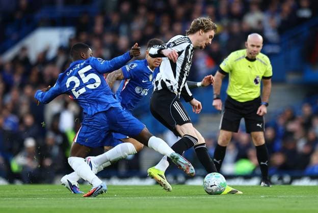 Nick Woltemade of Newcastle United and Moises Caicedo of Chelsea Chelsea v Newcastle United, Premier League, Football, Stamford Bridge, London, UK - 14 Mar 2026London Stamford Bridge United Kingdom EDITORIAL USE ONLY No use with unauthorised audio, video, data, fixture lists, club league logos or live services. Online in-match use limited to 120 images, no video emulation. No use in betting, games or single club league player publications.  Copyright: xMichaelxZemanek Shutterstockx 16757240p