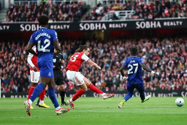 Riccardo Calafiori of Arsenal with a shot on goal Arsenal v Everton, Premier League, Football, Emirates Stadium, London, UK - 14 Mar 2026London Emirates Stadium United Kingdom EDITORIAL USE ONLY No use with unauthorised audio, video, data, fixture lists, club league logos or live services. Online in-match use limited to 120 images, no video emulation. No use in betting, games or single club league player publications. Copyright: xSimonxDael Shutterstockx 16757237r
